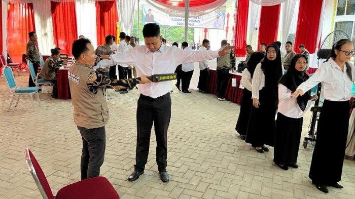 Peserta-CPNS-di-Pemkab-Mesuji-saat-ikuti-CAT-SKD